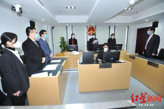 法槌落下，心魔未消 当舆论审判了一位“斗士”——读周立波唐爽案
